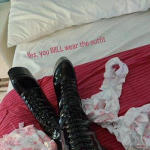 mistressmia5slutboy