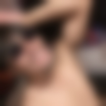 ilivehotmoms223