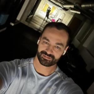 bearded_masseur