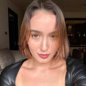 Roxanne-4233