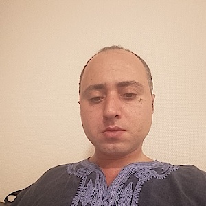 kneeingroin