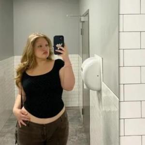 TeenCurvySlut