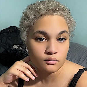 LilyLlyza