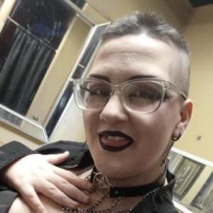ThickGothGirl07