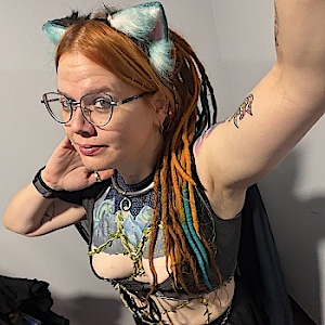 Mooneyedkitten