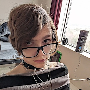 cute_nerdy_brat