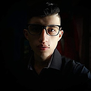 Daniel-7632
