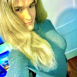 Emma-2220