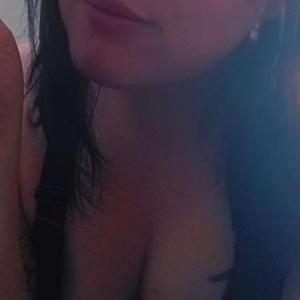 Hotwifey2002