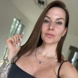 creamyqueen-3782
